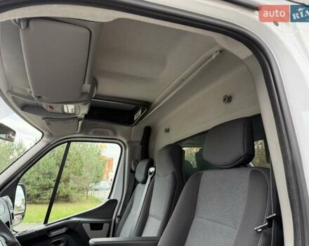 Белый Рено Мастер, объемом двигателя 2.3 л и пробегом 379 тыс. км за 17600 $, фото 53 на Automoto.ua