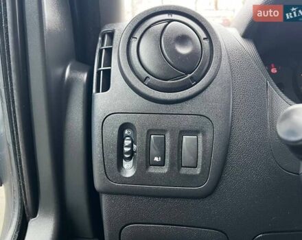 Белый Рено Мастер, объемом двигателя 2.3 л и пробегом 249 тыс. км за 26999 $, фото 39 на Automoto.ua