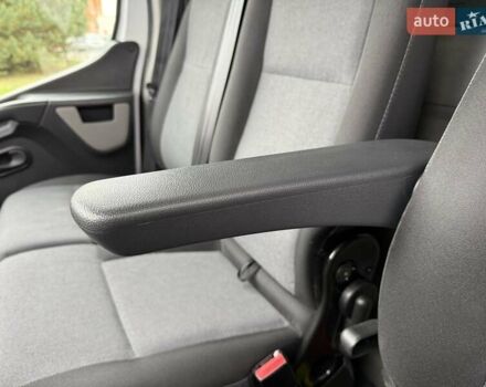 Белый Рено Мастер, объемом двигателя 2.3 л и пробегом 379 тыс. км за 17600 $, фото 52 на Automoto.ua