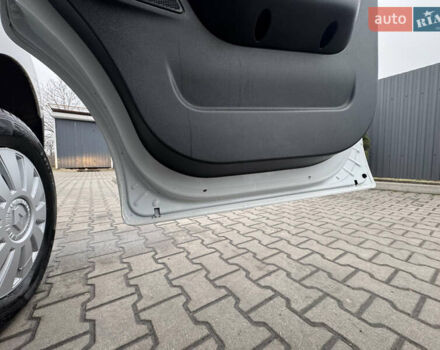 Білий Рено Мастєр, об'ємом двигуна 2.3 л та пробігом 385 тис. км за 18300 $, фото 26 на Automoto.ua