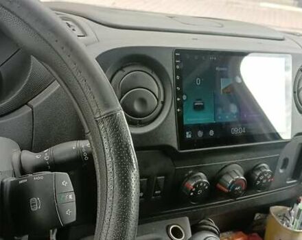 Белый Рено Мастер, объемом двигателя 2.3 л и пробегом 460 тыс. км за 27000 $, фото 10 на Automoto.ua