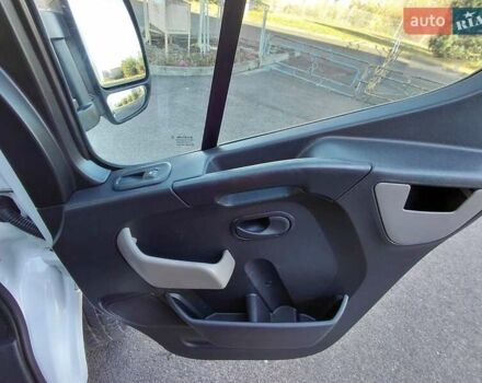 Білий Рено Мастєр, об'ємом двигуна 2.3 л та пробігом 500 тис. км за 16550 $, фото 29 на Automoto.ua