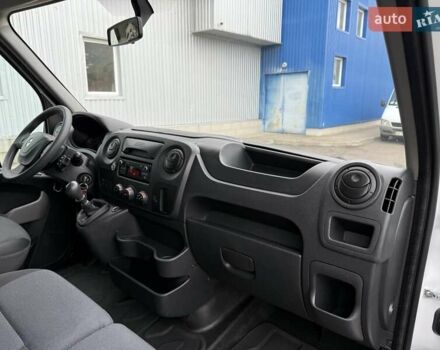 Белый Рено Мастер, объемом двигателя 2.3 л и пробегом 379 тыс. км за 17600 $, фото 62 на Automoto.ua