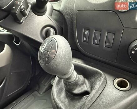 Белый Рено Мастер, объемом двигателя 2.3 л и пробегом 379 тыс. км за 17600 $, фото 65 на Automoto.ua