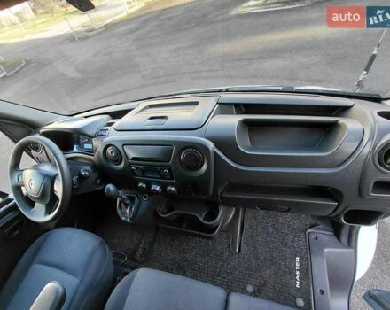 Белый Рено Мастер, объемом двигателя 2.3 л и пробегом 421 тыс. км за 15300 $, фото 27 на Automoto.ua