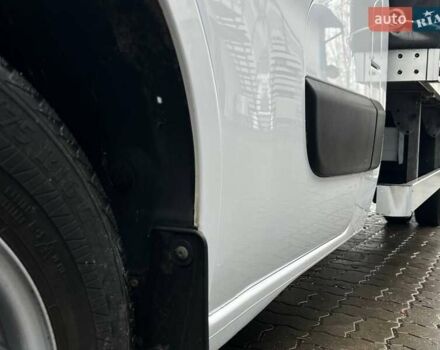 Белый Рено Мастер, объемом двигателя 2.3 л и пробегом 249 тыс. км за 26999 $, фото 13 на Automoto.ua