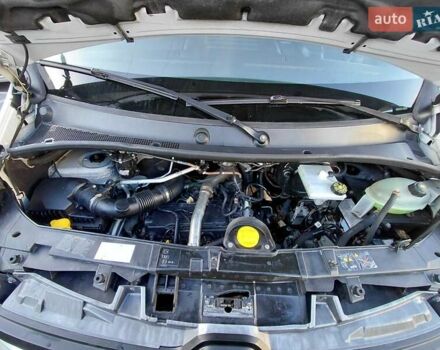 Белый Рено Мастер, объемом двигателя 2.3 л и пробегом 421 тыс. км за 15300 $, фото 40 на Automoto.ua