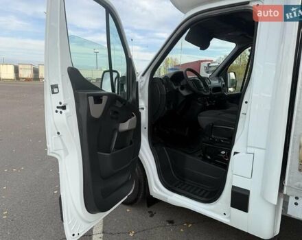 Белый Рено Мастер, объемом двигателя 2.3 л и пробегом 323 тыс. км за 16200 $, фото 6 на Automoto.ua