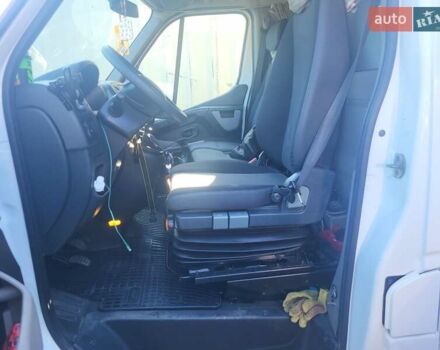 Белый Рено Мастер, объемом двигателя 2.3 л и пробегом 420 тыс. км за 17000 $, фото 2 на Automoto.ua