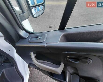 Белый Рено Мастер, объемом двигателя 2.3 л и пробегом 421 тыс. км за 15300 $, фото 22 на Automoto.ua