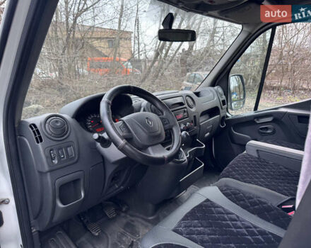 Белый Рено Мастер, объемом двигателя 2.3 л и пробегом 752 тыс. км за 15000 $, фото 11 на Automoto.ua