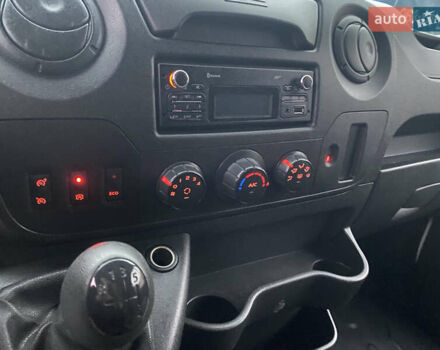 Белый Рено Мастер, объемом двигателя 2.3 л и пробегом 275 тыс. км за 16800 $, фото 18 на Automoto.ua