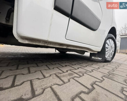 Білий Рено Мастєр, об'ємом двигуна 2.3 л та пробігом 385 тис. км за 18300 $, фото 17 на Automoto.ua