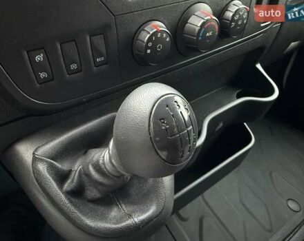 Белый Рено Мастер, объемом двигателя 2.3 л и пробегом 379 тыс. км за 17600 $, фото 66 на Automoto.ua