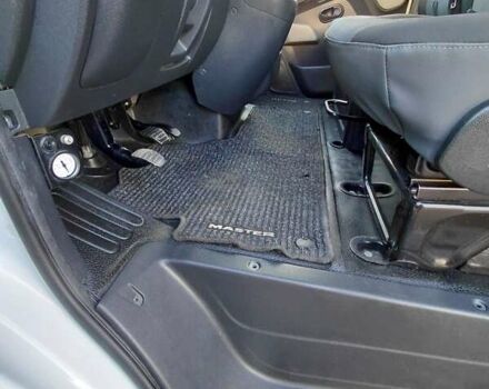 Белый Рено Мастер, объемом двигателя 2.3 л и пробегом 421 тыс. км за 15300 $, фото 19 на Automoto.ua