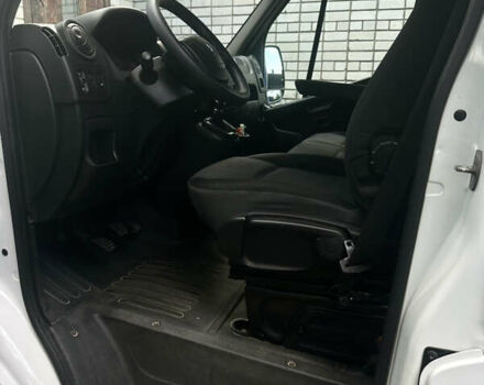 Белый Рено Мастер, объемом двигателя 2.3 л и пробегом 476 тыс. км за 17250 $, фото 24 на Automoto.ua