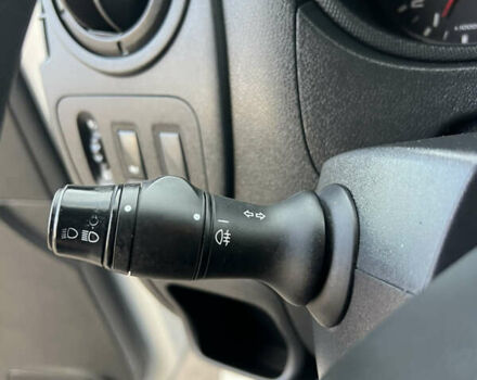 Белый Рено Мастер, объемом двигателя 2.3 л и пробегом 360 тыс. км за 25999 $, фото 26 на Automoto.ua