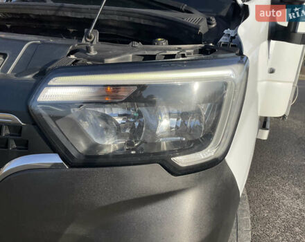 Белый Рено Мастер, объемом двигателя 2.3 л и пробегом 380 тыс. км за 19800 $, фото 49 на Automoto.ua