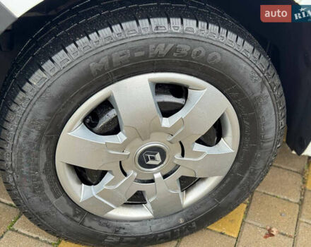 Белый Рено Мастер, объемом двигателя 2.3 л и пробегом 500 тыс. км за 17500 $, фото 29 на Automoto.ua