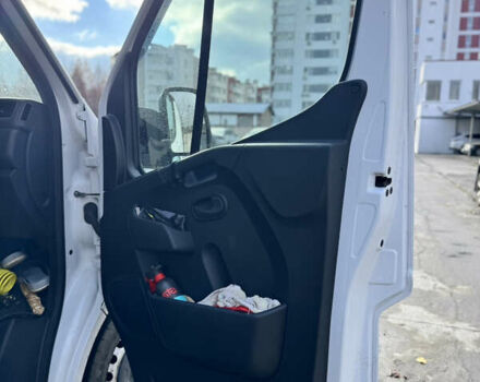 Белый Рено Мастер, объемом двигателя 2.3 л и пробегом 303 тыс. км за 23100 $, фото 2 на Automoto.ua