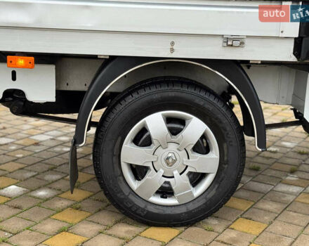 Белый Рено Мастер, объемом двигателя 2.3 л и пробегом 500 тыс. км за 17500 $, фото 28 на Automoto.ua