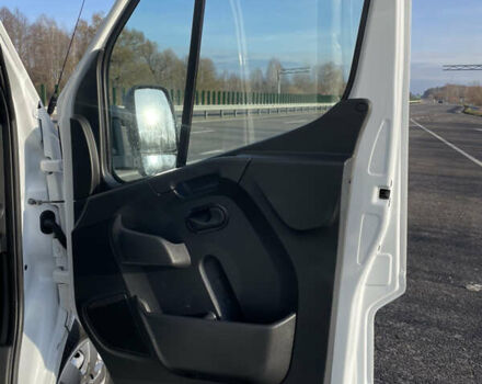 Белый Рено Мастер, объемом двигателя 2.3 л и пробегом 380 тыс. км за 19800 $, фото 11 на Automoto.ua