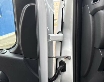 Білий Рено Мастєр, об'ємом двигуна 2.3 л та пробігом 363 тис. км за 17700 $, фото 48 на Automoto.ua