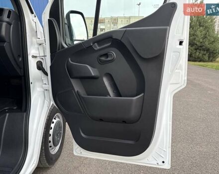 Білий Рено Мастєр, об'ємом двигуна 2.3 л та пробігом 363 тис. км за 17700 $, фото 57 на Automoto.ua
