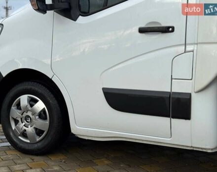 Белый Рено Мастер, объемом двигателя 2.3 л и пробегом 500 тыс. км за 17500 $, фото 13 на Automoto.ua