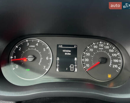 Белый Рено Мастер, объемом двигателя 2.3 л и пробегом 187 тыс. км за 17777 $, фото 18 на Automoto.ua