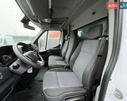 Белый Рено Мастер, объемом двигателя 2.3 л и пробегом 457 тыс. км за 18800 $, фото 10 на Automoto.ua