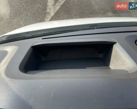 Белый Рено Мастер, объемом двигателя 2.3 л и пробегом 380 тыс. км за 19800 $, фото 56 на Automoto.ua