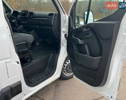 Белый Рено Мастер, объемом двигателя 2.3 л и пробегом 330 тыс. км за 21999 $, фото 77 на Automoto.ua