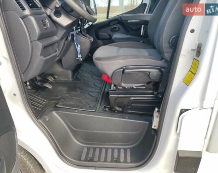 Белый Рено Мастер, объемом двигателя 2.3 л и пробегом 306 тыс. км за 19999 $, фото 31 на Automoto.ua