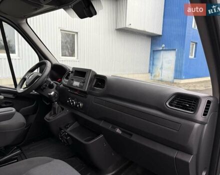 Белый Рено Мастер, объемом двигателя 2.3 л и пробегом 290 тыс. км за 19950 $, фото 61 на Automoto.ua