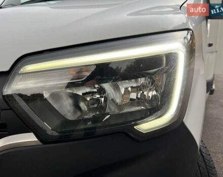 Белый Рено Мастер, объемом двигателя 2.3 л и пробегом 308 тыс. км за 20750 $, фото 48 на Automoto.ua