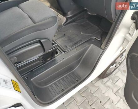 Білий Рено Мастєр, об'ємом двигуна 2.3 л та пробігом 283 тис. км за 19499 $, фото 23 на Automoto.ua