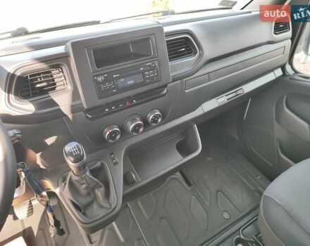 Белый Рено Мастер, объемом двигателя 2.3 л и пробегом 283 тыс. км за 19999 $, фото 15 на Automoto.ua