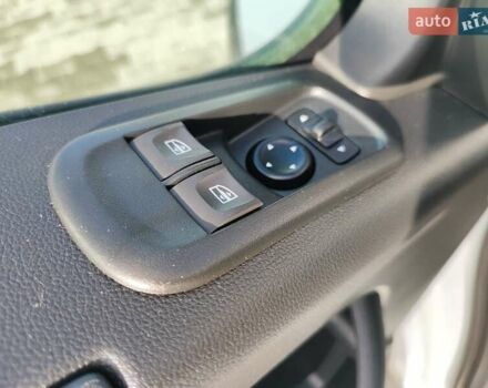 Білий Рено Мастєр, об'ємом двигуна 2.3 л та пробігом 283 тис. км за 19999 $, фото 5 на Automoto.ua