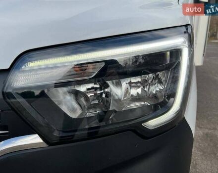 Белый Рено Мастер, объемом двигателя 2.3 л и пробегом 330 тыс. км за 21999 $, фото 40 на Automoto.ua