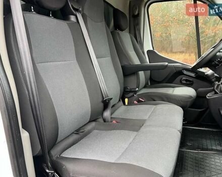 Белый Рено Мастер, объемом двигателя 2.3 л и пробегом 248 тыс. км за 21500 $, фото 74 на Automoto.ua