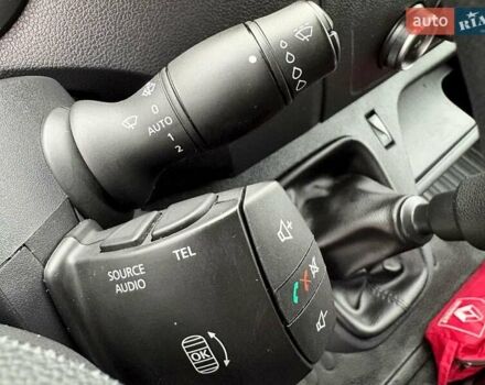 Белый Рено Мастер, объемом двигателя 2.3 л и пробегом 316 тыс. км за 19999 $, фото 45 на Automoto.ua