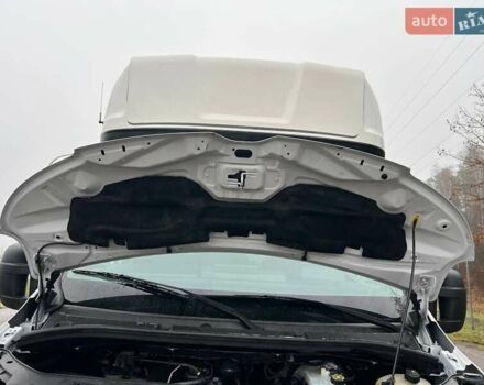 Белый Рено Мастер, объемом двигателя 2.3 л и пробегом 248 тыс. км за 21500 $, фото 80 на Automoto.ua