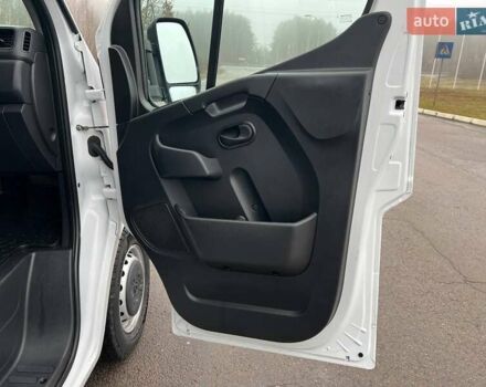 Белый Рено Мастер, объемом двигателя 2.3 л и пробегом 248 тыс. км за 21500 $, фото 68 на Automoto.ua