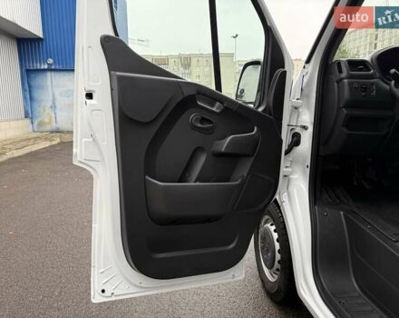 Белый Рено Мастер, объемом двигателя 2.3 л и пробегом 290 тыс. км за 19950 $, фото 42 на Automoto.ua