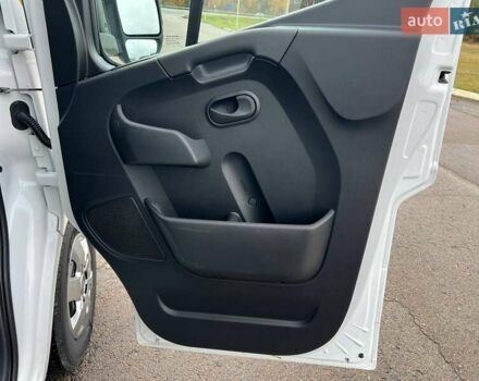 Белый Рено Мастер, объемом двигателя 2.3 л и пробегом 308 тыс. км за 20750 $, фото 82 на Automoto.ua