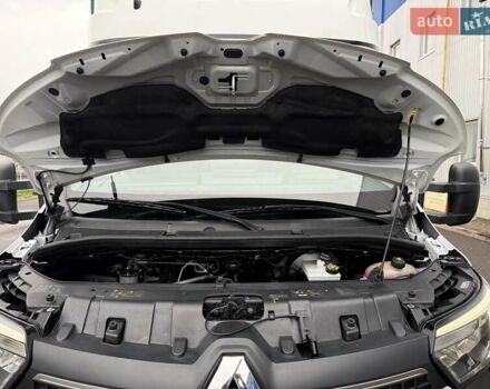 Белый Рено Мастер, объемом двигателя 2.3 л и пробегом 290 тыс. км за 19950 $, фото 75 на Automoto.ua