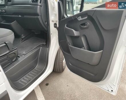 Белый Рено Мастер, объемом двигателя 2.3 л и пробегом 306 тыс. км за 19999 $, фото 46 на Automoto.ua