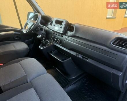 Белый Рено Мастер, объемом двигателя 2.3 л и пробегом 244 тыс. км за 18200 $, фото 82 на Automoto.ua