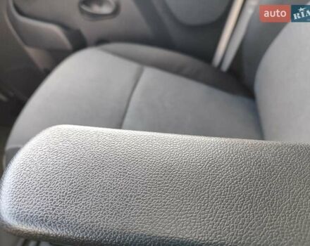 Білий Рено Мастєр, об'ємом двигуна 2.3 л та пробігом 283 тис. км за 19499 $, фото 4 на Automoto.ua